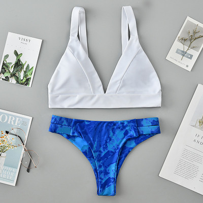 Μοντέρνο μαγιό με τριγωνικό επάνω μέρος