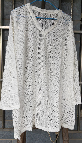 Női csipke pareo hosszú ujjú fehér és fekete színben