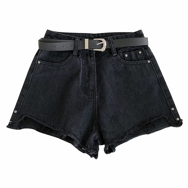 Дамски къси панталони с джобове в черен цвят 