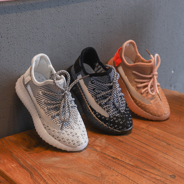 Model nou de adidasi copii in trei culori - pentru baieti