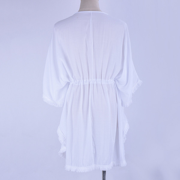 Κομψό γυναικείο παρεό σε άσπρο χρώμα με κορδόνια