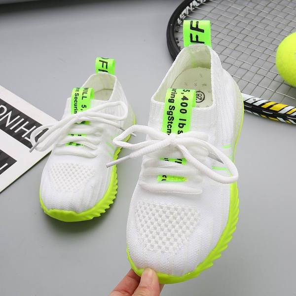 Tenisi copii in trei culori pentru baieti si fete