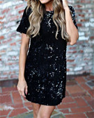 Κομψή γυναικείο κοντό φόρεμα με πούλιες σε τρία χρώματα