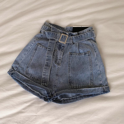 Дамски къси панталони с висока талия  и колан в няколко цвята