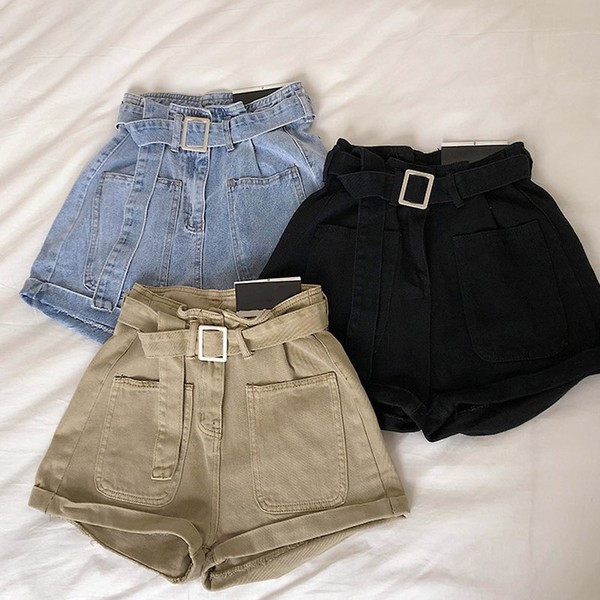 Дамски къси панталони с висока талия  и колан в няколко цвята 