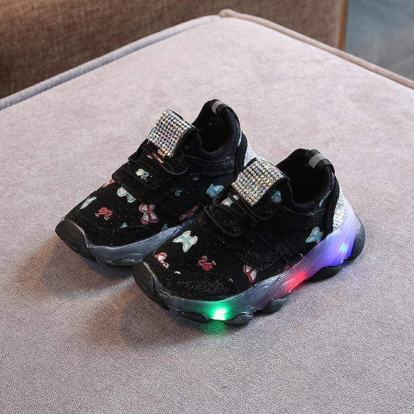 Tenisi actuali pentru copii pentru fete - trei culori