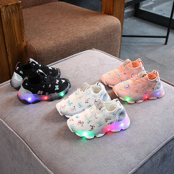 Tenisi actuali pentru copii pentru fete - trei culori