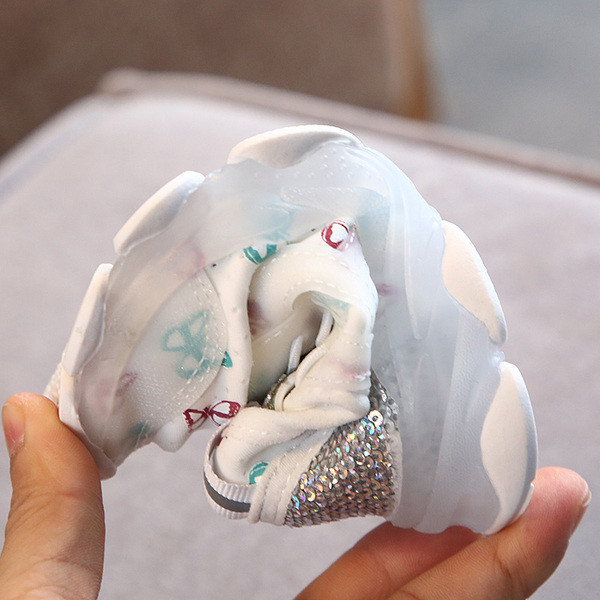 Tenisi actuali pentru copii pentru fete - trei culori