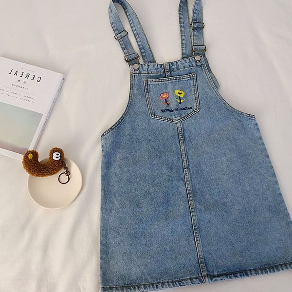 Rochie moderna de dama din denim cu broderie