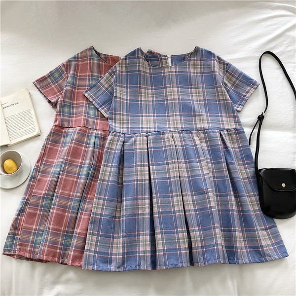 Lezser női kockás ruha rövid ujjal, két színben