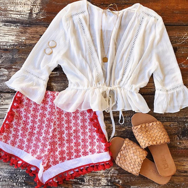 Bluză de vară de damă cu decolteu în V și șireturi