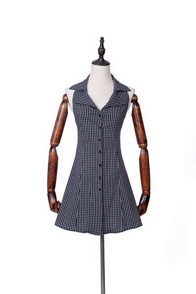 Γυναικείο φόρεμα με ντεκολτέ και κουμπιά σε σχήμα V