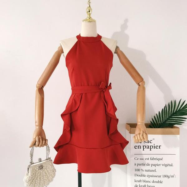 Elegáns női ruha övvel több színben