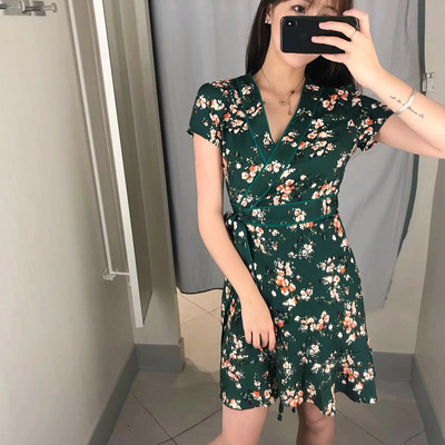 Rochie de dama cu decolteu in V si legaturi in talie cu imprimeu floral