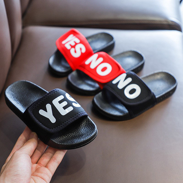 Papuci copii in doua culori cu inscriptia - pentru baieti si fete