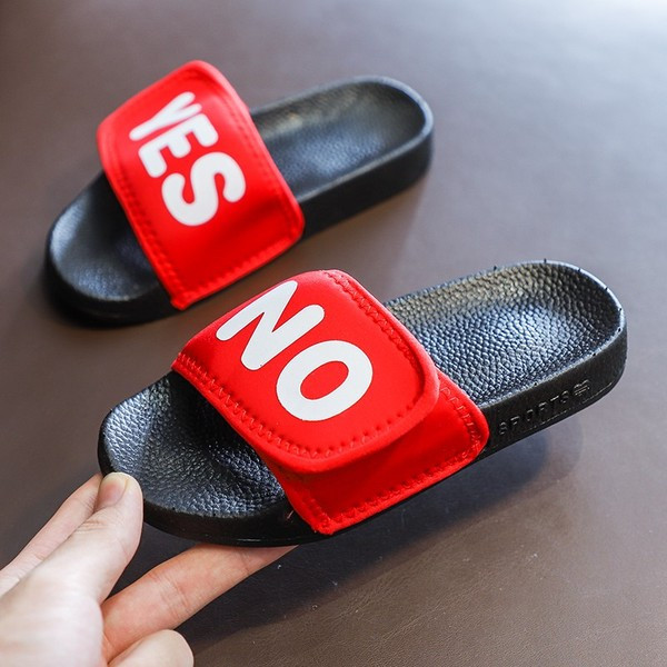 Papuci copii in doua culori cu inscriptia - pentru baieti si fete