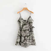 Alkalmi ruha pántokkal és derékkötővel