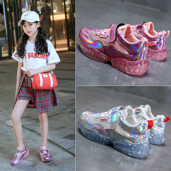 Adidași moderni pentru copii în alb și roz - pentru fete