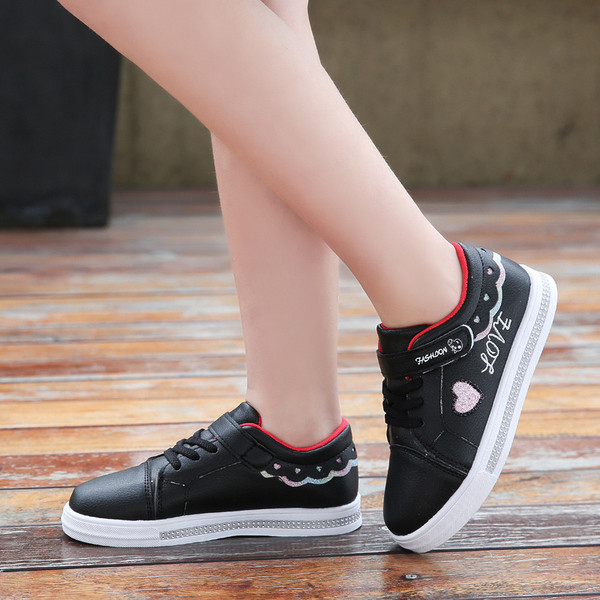 Tenisi moderni pentru copii in trei culori pentru fete