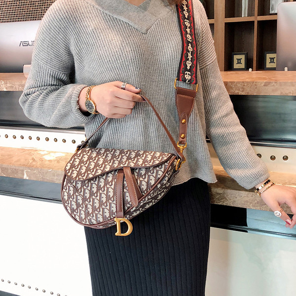 Geanta de dama de zi cu zi cu manere lungi si scurte in mai multe culori