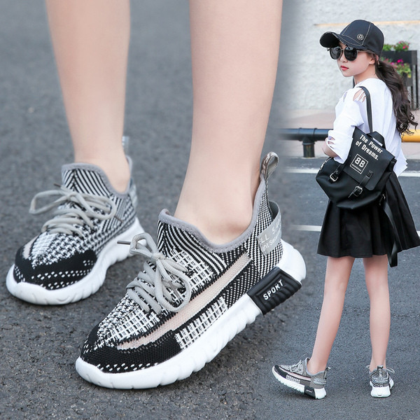 Model nou de adidasi copii in trei culori pentru fete