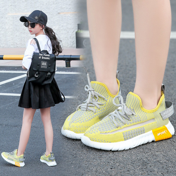 Model nou de adidasi copii in trei culori pentru fete