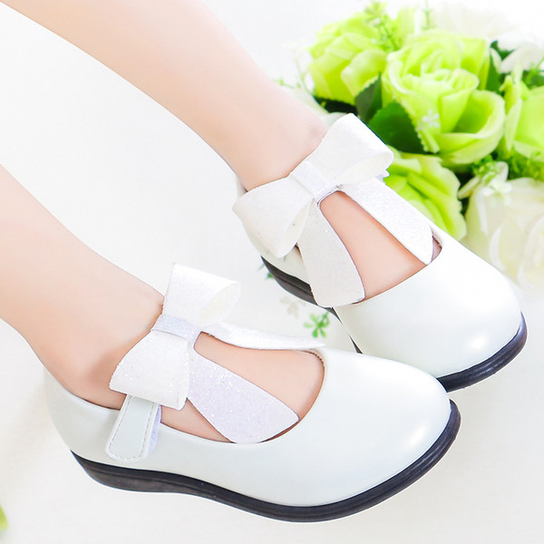 Modern gyerekcipő három színben, szalaggal