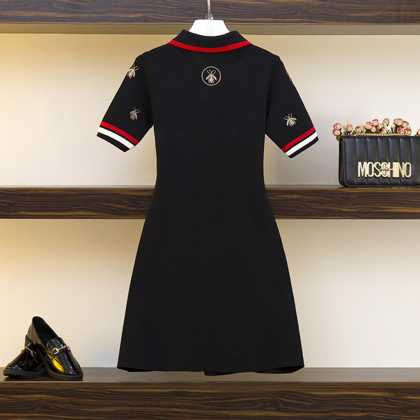 Rochie casual de dama cu guler si broderie in negru