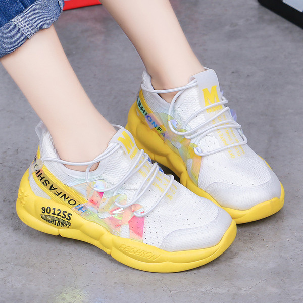 Adidași pentru copii în două culori cu inscripții - pentru fete