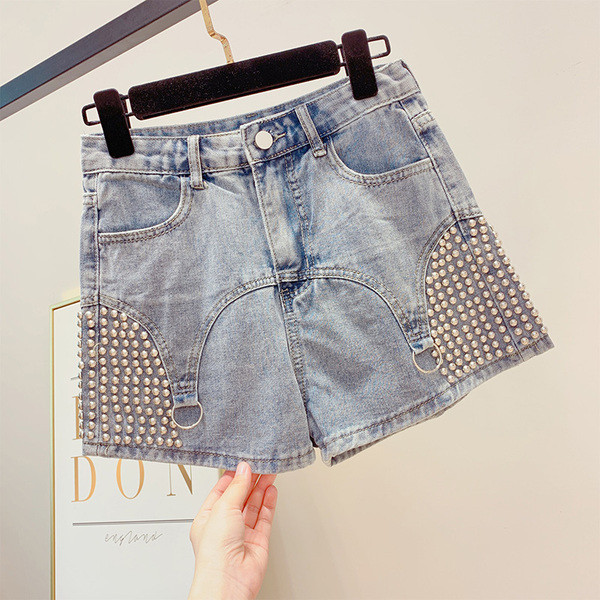 Pantaloni scurți de blugi cu elemente metalice