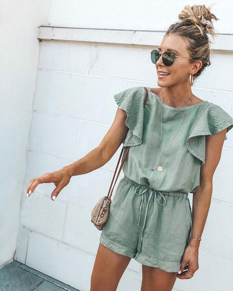 Μοντέρνες γυναικείες φόρμες  με λωτούς μανίκια σε πράσινο χρώμα