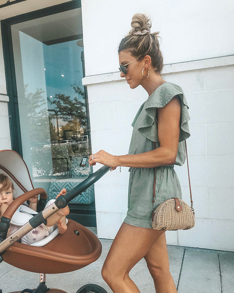 Μοντέρνες γυναικείες φόρμες  με λωτούς μανίκια σε πράσινο χρώμα