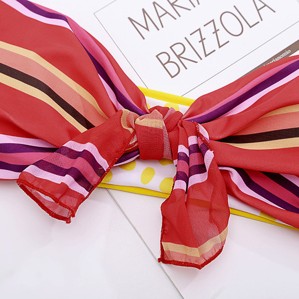 Costum de baie de damă pe două fețe în două părți