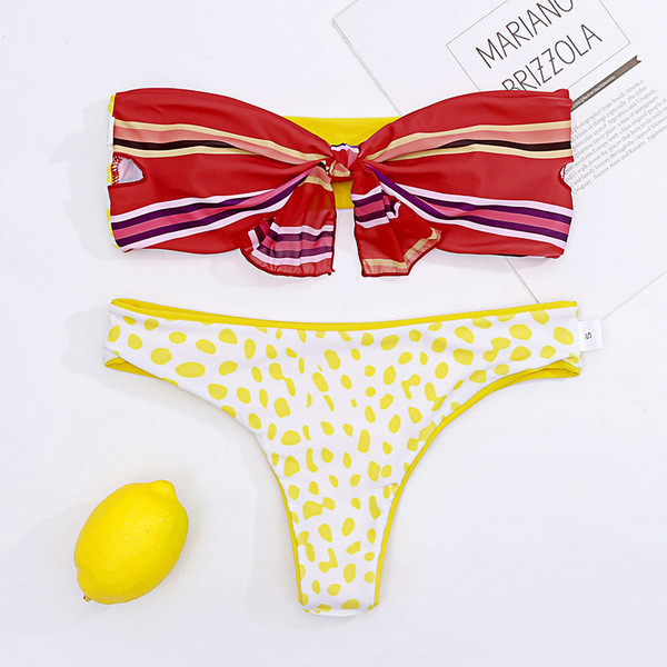 Costum de baie de damă pe două fețe în două părți