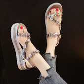 Sandale de dama moderne cu talpa inalta in negru si argintiu