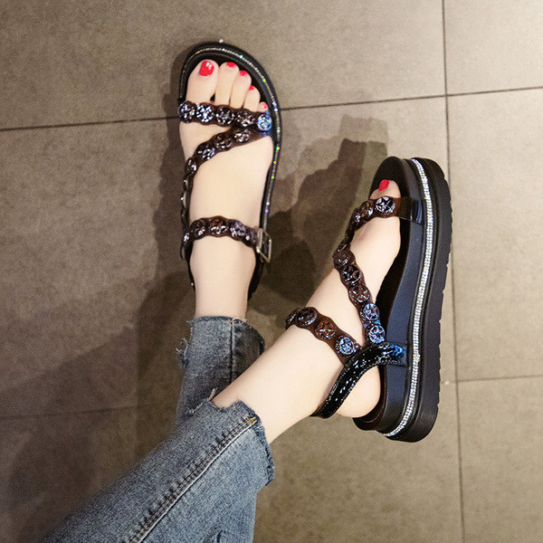 Sandale de dama moderne cu talpa inalta in negru si argintiu