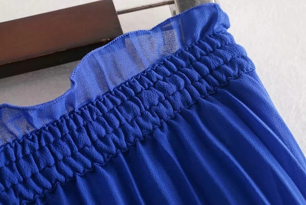 Fusta lunga plisata de dama in albastru