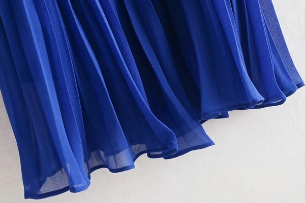 Fusta lunga plisata de dama in albastru