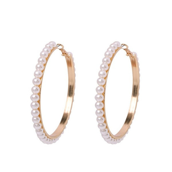 Cercei de dama in forma rotunda si decor cu perle