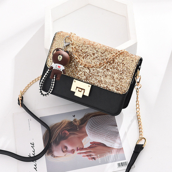 Geanta de dama eleganta cu maner lung si accesoriu