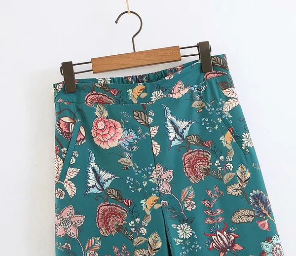 Pantaloni lungi largi dama cu dreapta