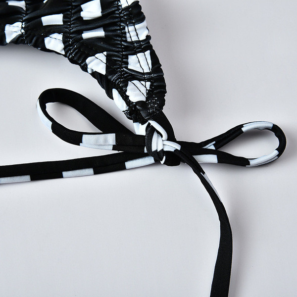 Γυναικείο μαγιό μπικίνι σε μαύρο και άσπρο χρώμα