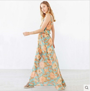 Rochie lunga de dama cu model floral