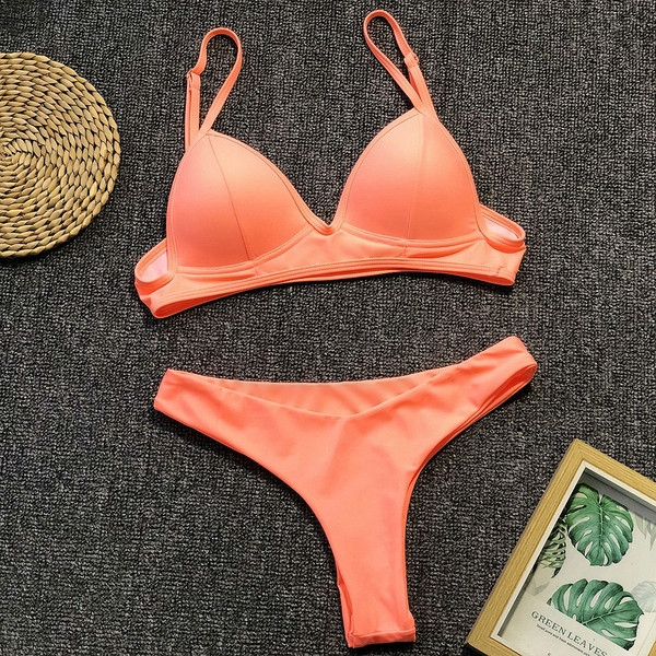 Costum de baie elegant din două piese în alb și portocaliu