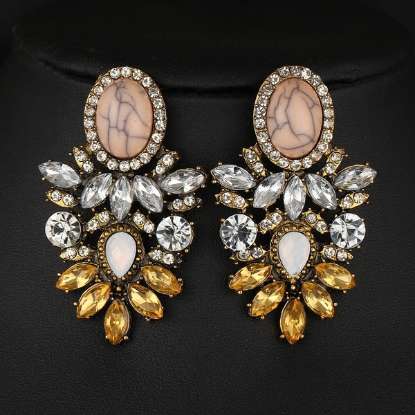 Cercei moderni de dama cu pietre colorate