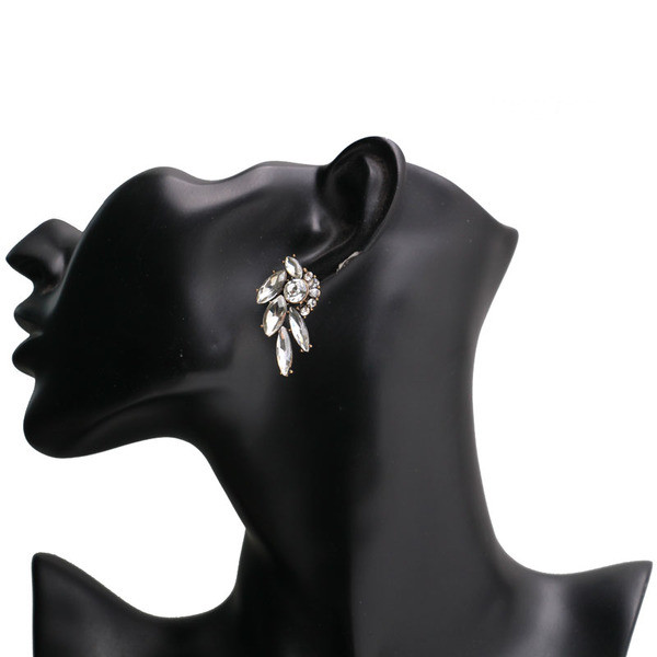 Modern női fülbevaló kövekkel, fehér színben