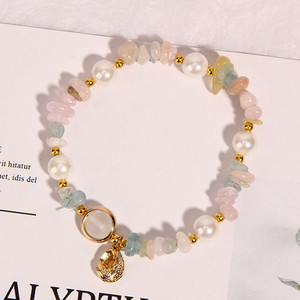 Актуална дамска гривна в няколко цвята с мъниста