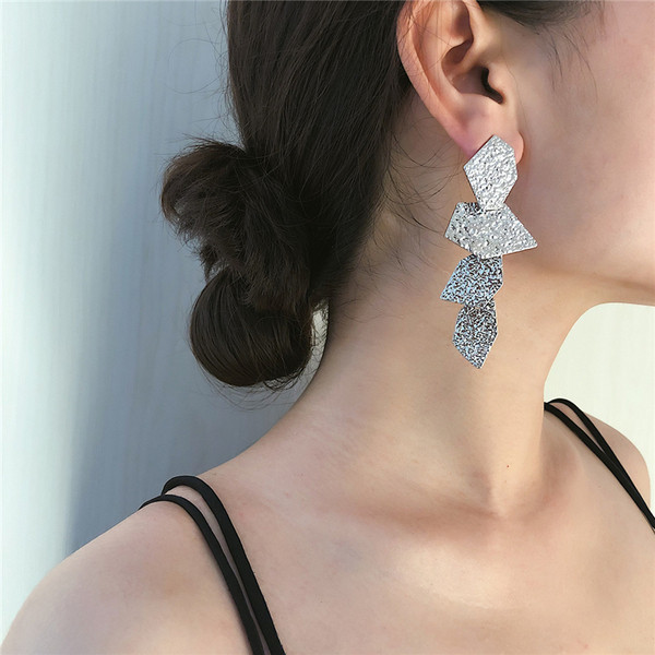 Cercei lungi eleganti de dama din aur si argint