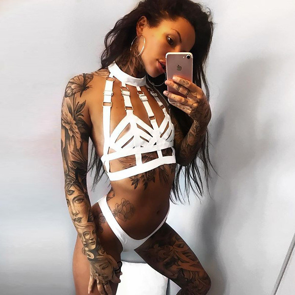 Lenjerie intimă de culoare albă