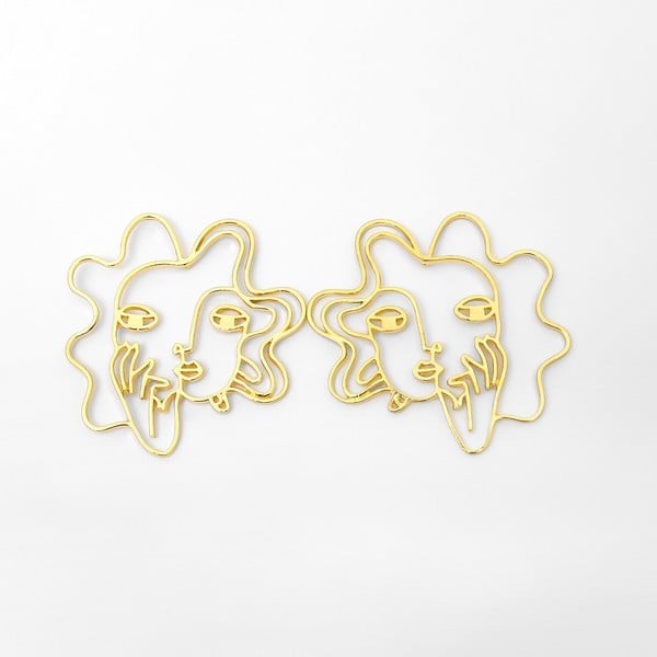 Cercei moderni de dama cu o forma non-standard de culoare auriu si argintiu